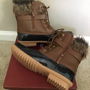 COPY - Vegan Duck boots